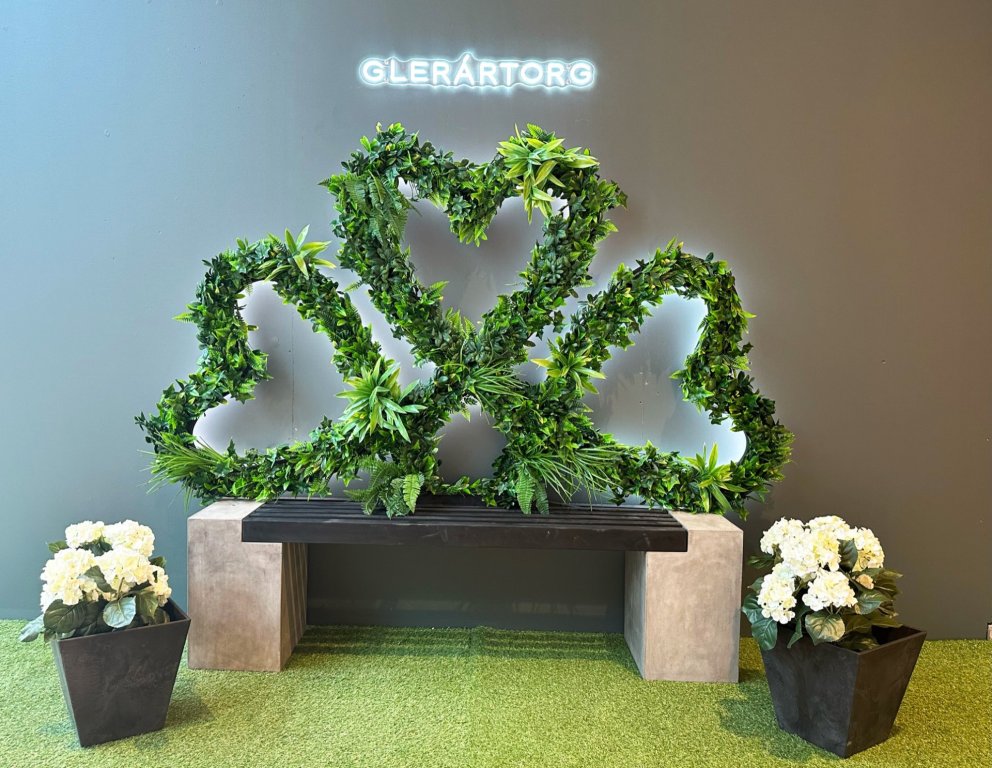 Ljósmyndasjálfsalar, myndabox og myndabásar af ýmsum toga hafa átt auknum vinsældum að fagna. Á Gler…