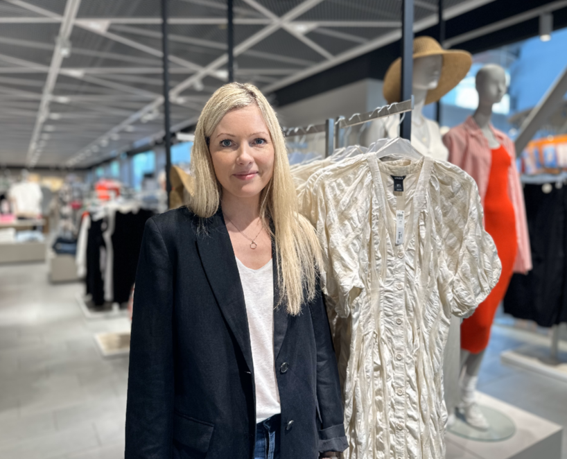 Vinsældir hörsins eru alltaf að aukast að sögn Elínar Rögnu verslunarstjóra Lindex á Glerártorgi.