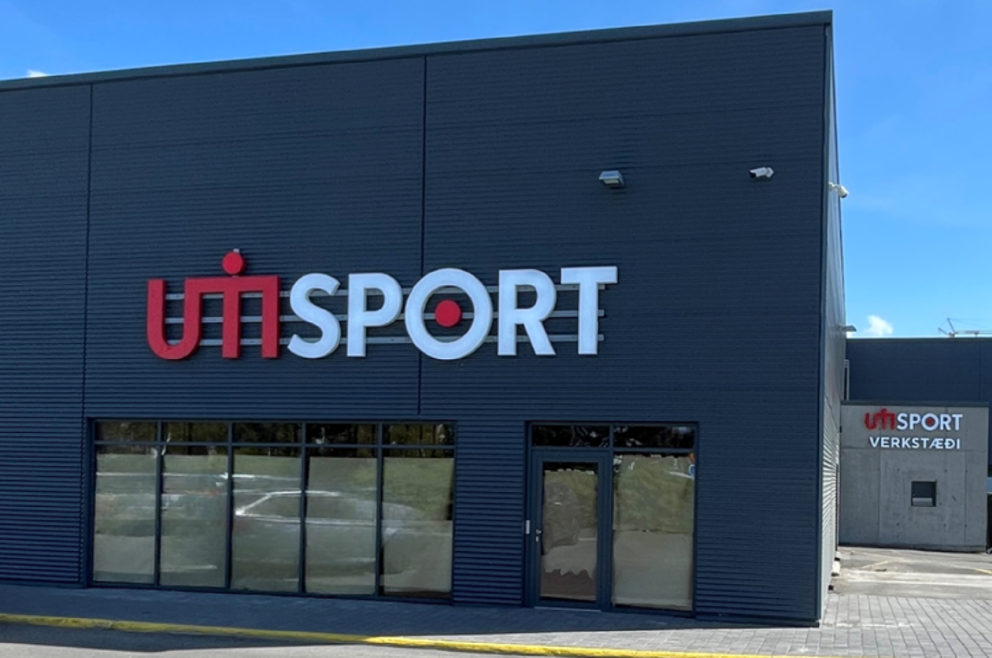 Nýtt Logo var töfrað fram en hugmyndin á bakvið logoið var einmitt að teikna hjólreiðamann með því a…